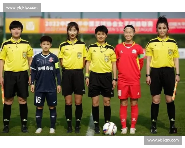 绿茵女裁于红执法家乡赛事：坦言 “非常荣幸”