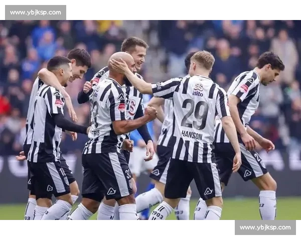 费耶诺德锁定青训瑰宝！林格宁续约至 2027 年，剑指荷甲未来中轴线